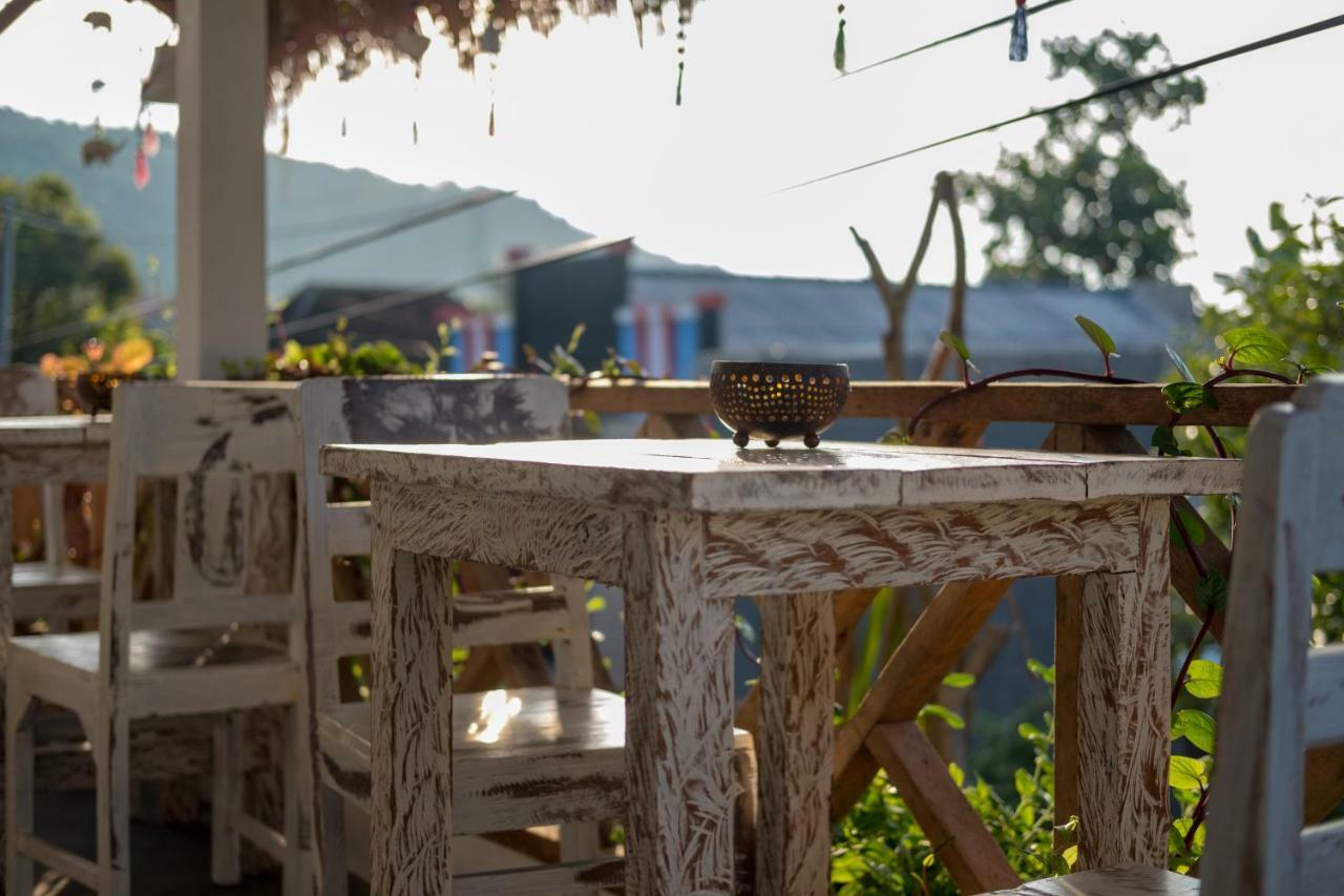 The Bodhi Tree Karimunjawa Hostel Екстериор снимка